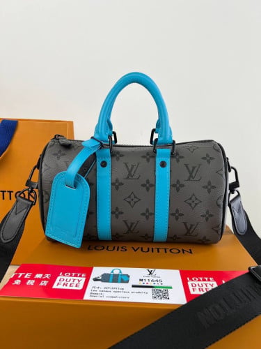 ចង់លក់កាបូប lv vip 1 តម្លៃ45$