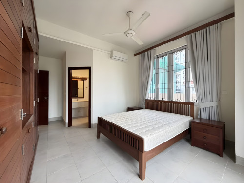 𝐅𝐨𝐫 𝐑𝐞𝐧𝐭: Newly Renovated 3-Bedroom Apartment – BKK1