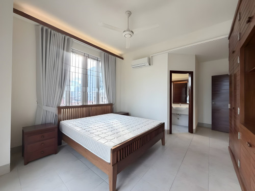 𝐅𝐨𝐫 𝐑𝐞𝐧𝐭: Newly Renovated 3-Bedroom Apartment – BKK1