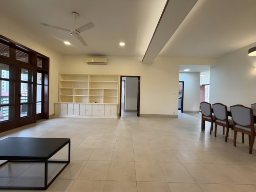 𝐅𝐨𝐫 𝐑𝐞𝐧𝐭: Newly Renovated 3-Bedroom Apartment – BKK1