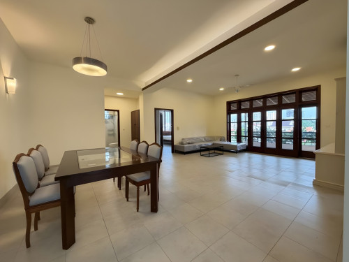 𝐅𝐨𝐫 𝐑𝐞𝐧𝐭: Newly Renovated 3-Bedroom Apartment – BKK1