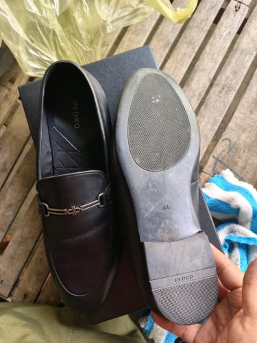 ស្បែកជើង PEDRO គុណភាព90% 78$