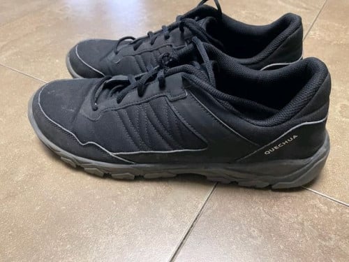 ស្បែកជើងបុរស Quechua (Decathlon)