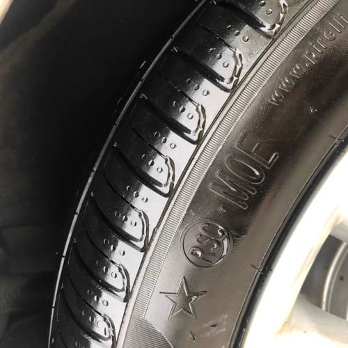 ស្ព្រៃបាញ់កង់ឡាន Tire Foam