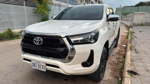 មហាថ្មី Toyota Hilux Revo V-edition 024 ហ្សុីន១ជុំ