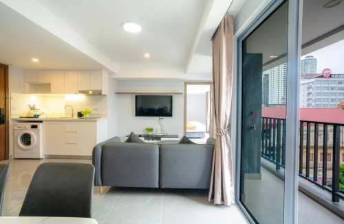 🏡 2 Bedroom Serviced Apartment for Rent | Pool & Gym Included | $1,300/Month