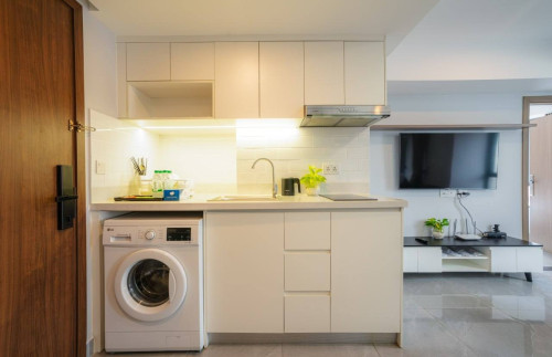 🏡 2 Bedroom Serviced Apartment for Rent | Pool & Gym Included | $1,300/Month