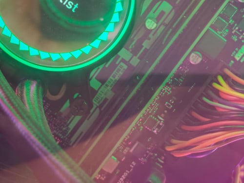 Gaming & Editing Workstation ONLY PC CPU i7-13700K + RTX 4060 8G + RAM 64G ๐ 880$โ
