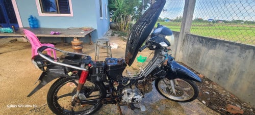 ម៉ូតូ Viva 08