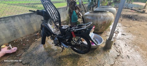 ម៉ូតូ Viva 08