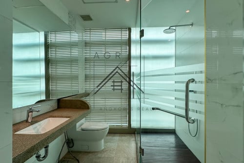 2 Bedroom Serviced Apartment For Rent in Daun Penh | Norodom Blvd. | Sathapana Tower