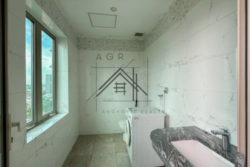 2 Bedroom Serviced Apartment For Rent in Daun Penh | Norodom Blvd. | Sathapana Tower