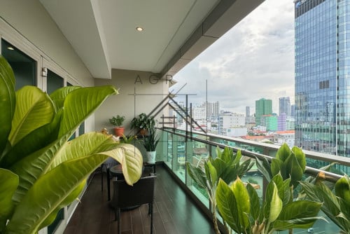 2 Bedroom Serviced Apartment For Rent in Daun Penh | Norodom Blvd. | Sathapana Tower