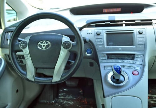 2012 Prius options 4 ឡានស្អាតលាងទឹកជិះបាន ពូកស្បែកកៅអីចុច