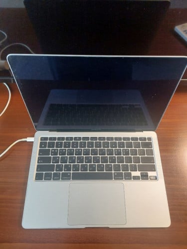 2020 MacBook Air 13-inch (Intel Core i3, 8GB RAM, 256GB SDD)