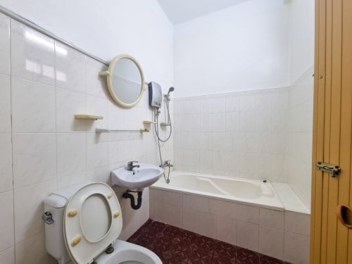 3Bedroom renovated apartment for rent near RUPP and Western University Toul Kork