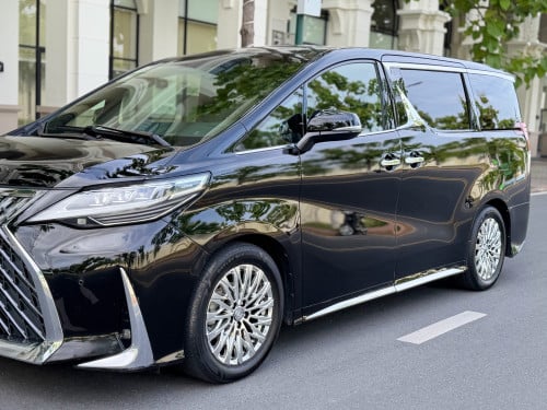 Alphard 016 ឡើង LM V4 full option បង់រំលស់បាន