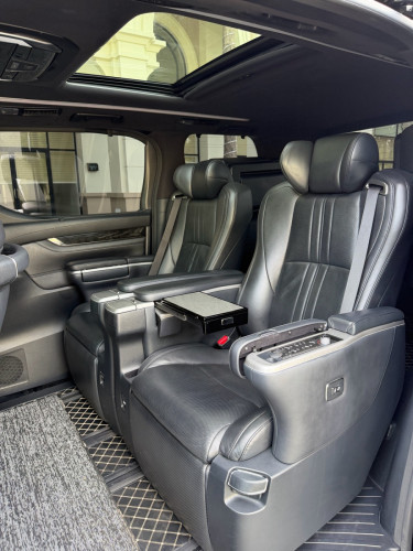 Alphard 016 ឡើង LM V4 full option បង់រំលស់បាន