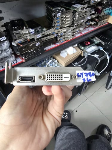 AMD Radeon R5 230 cards 2GB of DDR3 Price : 18$