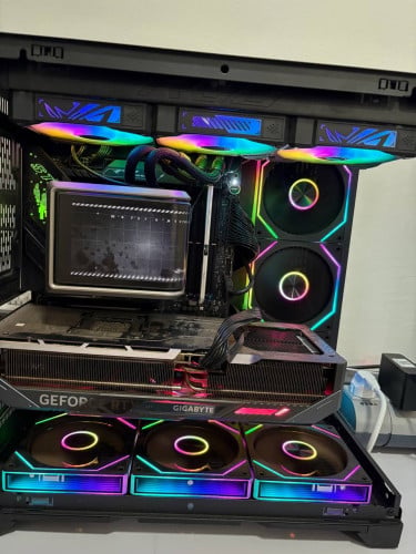 Asus U9 285K + RTX 5090