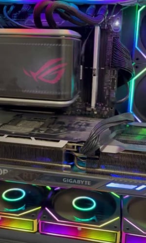 Asus U9 285K + RTX 5090