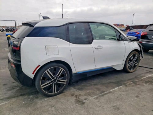 BMWi3 2015 Rex Full Option សាំង+អគ្គិសនី ស្តុកថ្មីនៅUSA សាងបាន