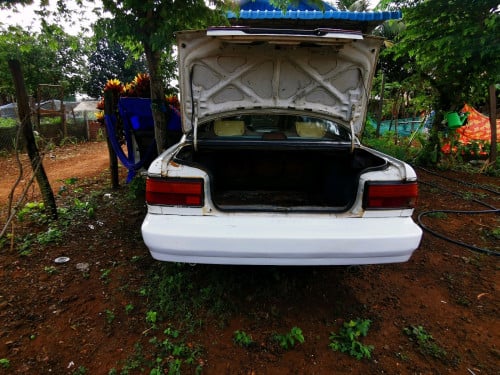 Camry 89 លក់ធូរៗ 1,700$ ឬ វ៉ៃដូរជាមួយឡានផ្សេង