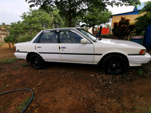 Camry 89 លក់ធូរៗ 1,700$ ឬ វ៉ៃដូរជាមួយឡានផ្សេង