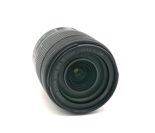 CANON EF-S 18-135mm F/3.5-5.6 IS USM