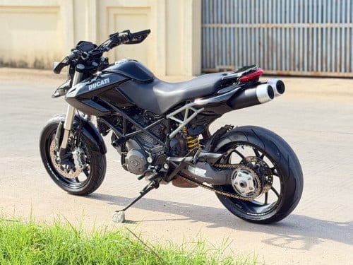 Ducati Hypermotard 796 2009ពន្ធពេញ 2550$ដាច់ ម៉ាស៊ីនប្រព័ន្ធភ្លើងនៅសំណុំចងវៃដូរក៏បាន ☎️093 943 655