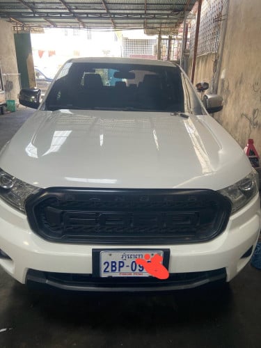 Ford XLT ឆ្នាំ2022ម៉ាសុីន3.2 ឡានស្អាតអត់បុកអត់ប៉ះ ឡានស្អាតខ្លាំង