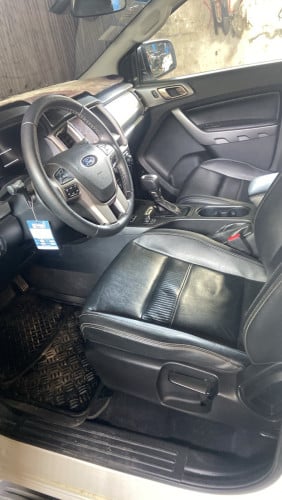 Ford XLT ឆ្នាំ2022ម៉ាសុីន3.2 ឡានស្អាតអត់បុកអត់ប៉ះ ឡានស្អាតខ្លាំង