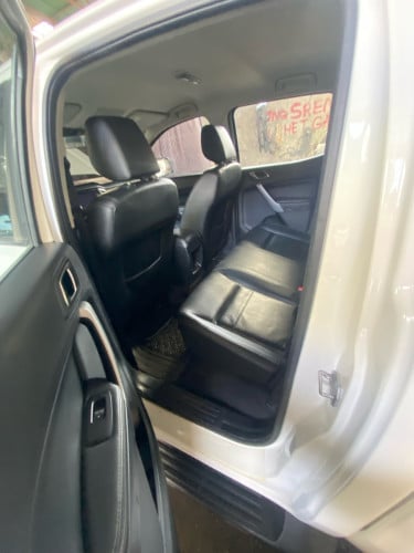 Ford XLT ឆ្នាំ2022ម៉ាសុីន3.2 ឡានស្អាតអត់បុកអត់ប៉ះ ឡានស្អាតខ្លាំង