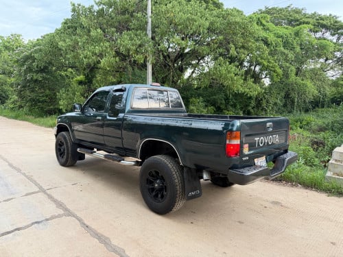 hilux 1994 លេខដៃប៉ុង2 សាំងv6 ហ្សុីនមួយជុំ សានុំកំរជួយ 💚👍🏻090329265 ទីតាំងកំពង់ចាម 📞☎️
