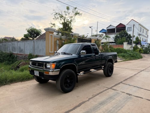 hilux 1994 លេខដៃប៉ុង2 សាំងv6 ហ្សុីនមួយជុំ សានុំកំរជួយ 💚👍🏻090329265 ទីតាំងកំពង់ចាម 📞☎️