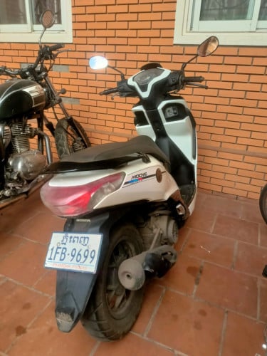 Honda moove