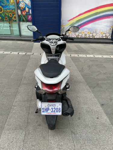 Honda Pcx125cc 2012 New98%មានពន្ធកាតគ្រីស្លាកលេខ