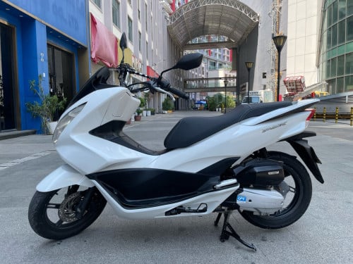 Honda Pcx125cc 2015 Japan New98%មានពន្ឌកាតគ្រីស្លាកលេខ