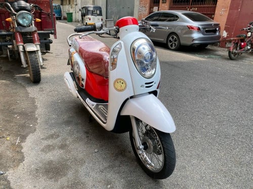 Honda scoopy 2015
