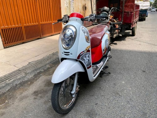 Honda scoopy 2015