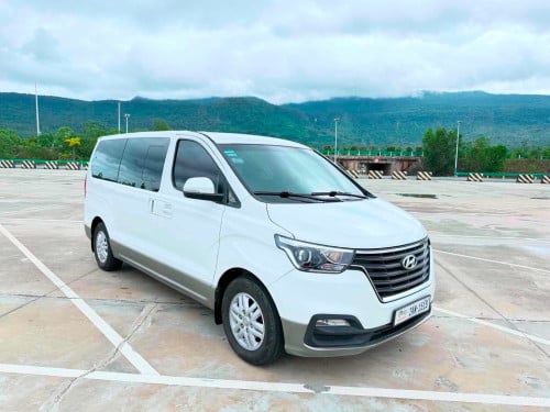 Hyundai H1 2019 half full លក់ ឡានស្អាត ម៉ាសុីនអេម