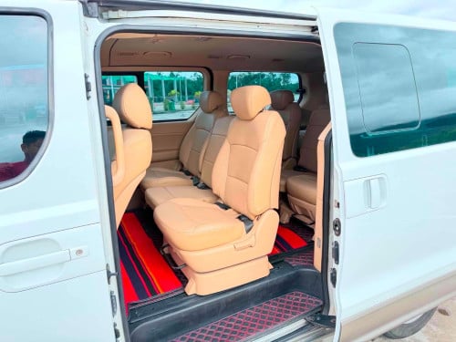 Hyundai H1 2019 half full លក់ ឡានស្អាត ម៉ាសុីនអេម