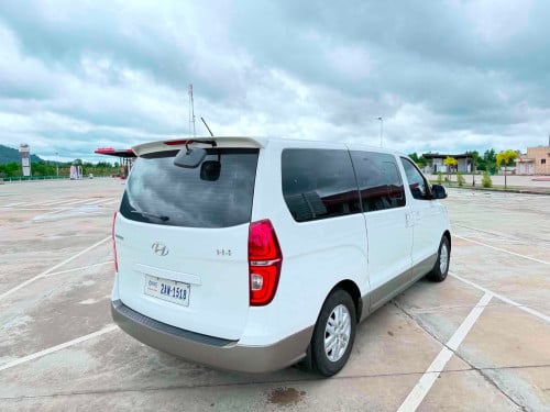 Hyundai H1 2019 half full លក់ ឡានស្អាត ម៉ាសុីនអេម