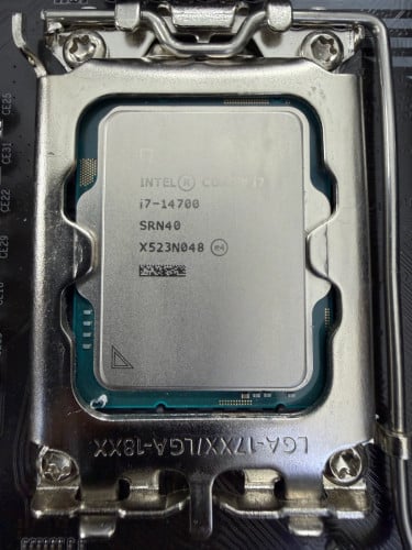 i7-14700មានបងបងត្រូវការទេ