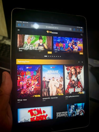 ipad mini 4 128g ស្អាត