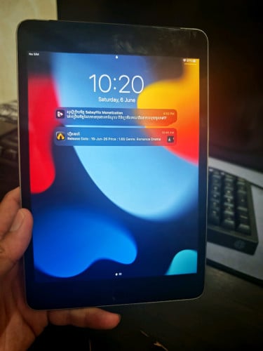 ipad mini 4 128g ស្អាត