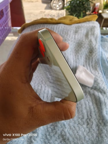 IPhone 12 64GB អេក្រង់ហ្សុីន តួស្អាត98%