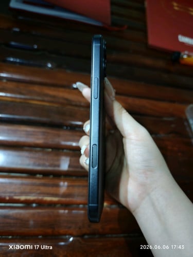 Iphone 16 plus ថ្ម100% ប្រើបានតិច