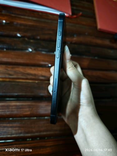 Iphone 16 plus ថ្ម100% ប្រើបានតិច