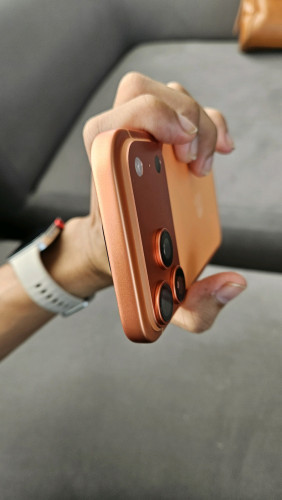 Iphone 17 pro Max Orange
